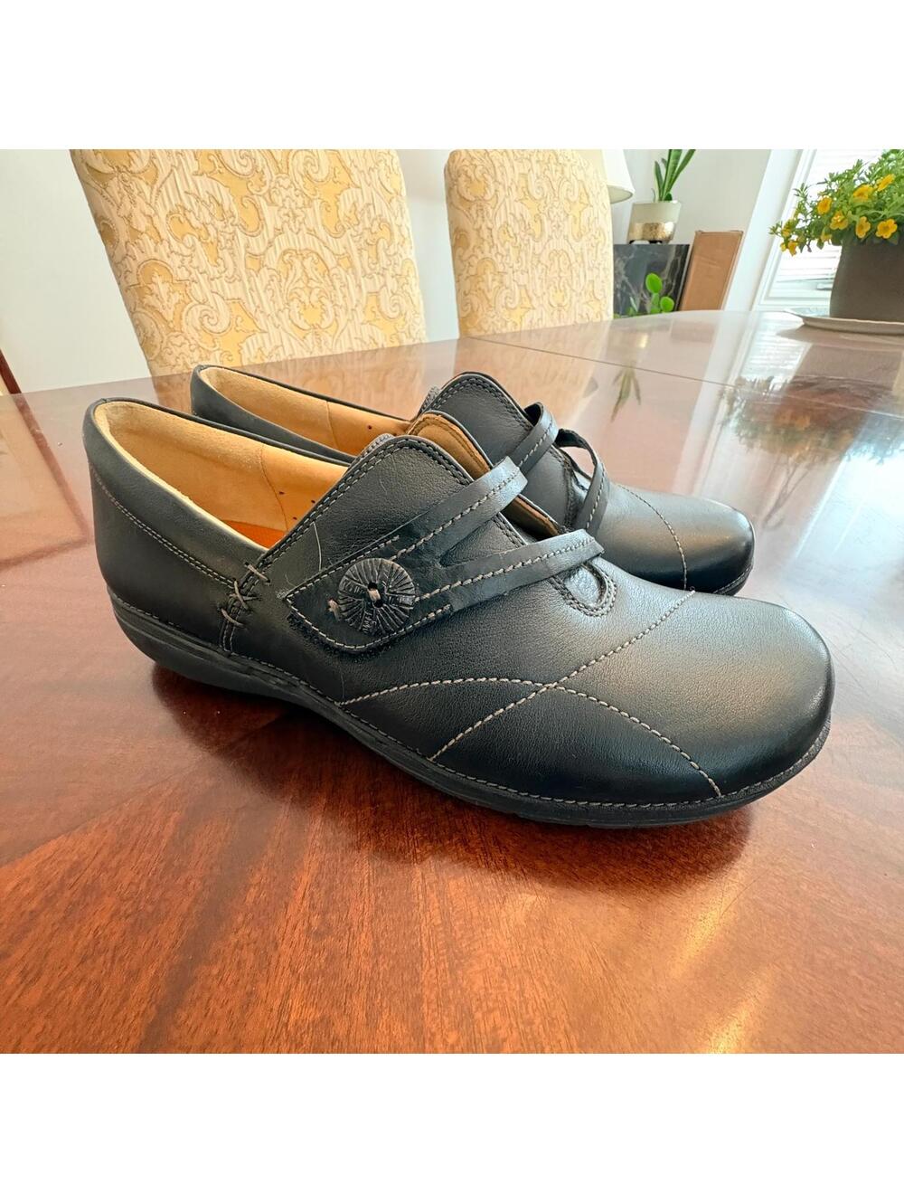 Clarks Artisan Unstructured Women's Black Leather Velcro Shoes Size 8M